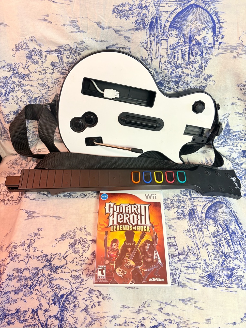Guitar Hero III Legends of Rock Nintendo Wii Game with White Gibson Guitar